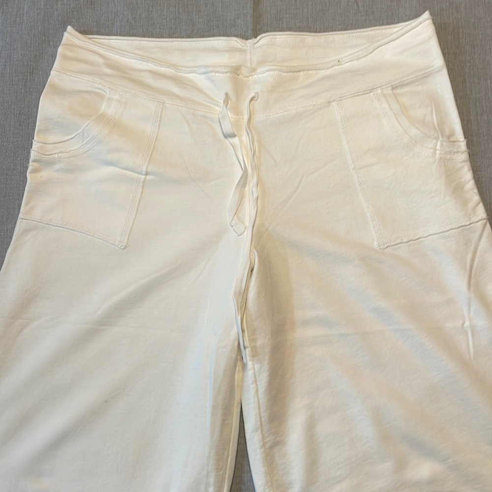 Mossimo Beach Capris - Size XXL